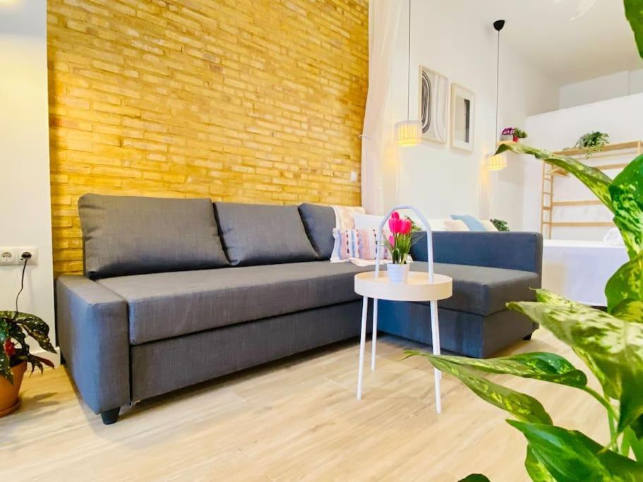Relaxing Beachside Cabanyal Loft Valencia Bagian luar foto