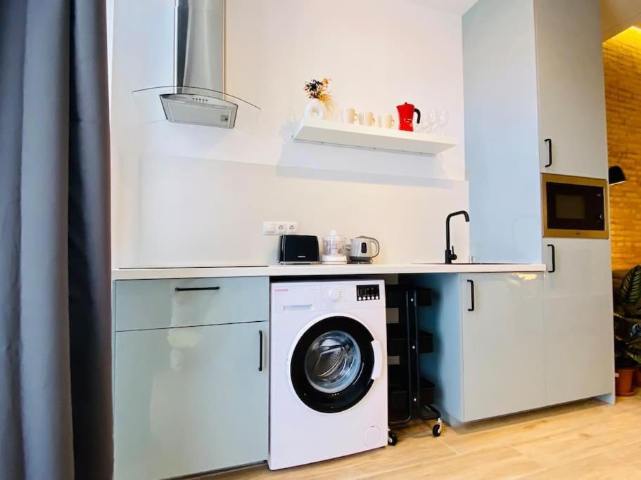 Relaxing Beachside Cabanyal Loft Valencia Bagian luar foto