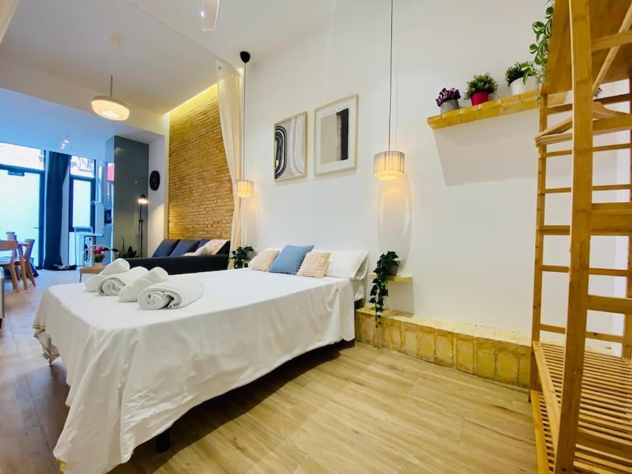 Relaxing Beachside Cabanyal Loft Valencia Bagian luar foto